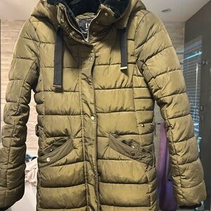 Zara TRF Olive Puffer Jacket with Hood XS women’s light new very warm!